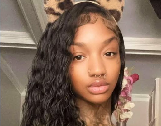 Everyone is pointing out the same issue as Pope Leo catches bizarre gift from member of the public