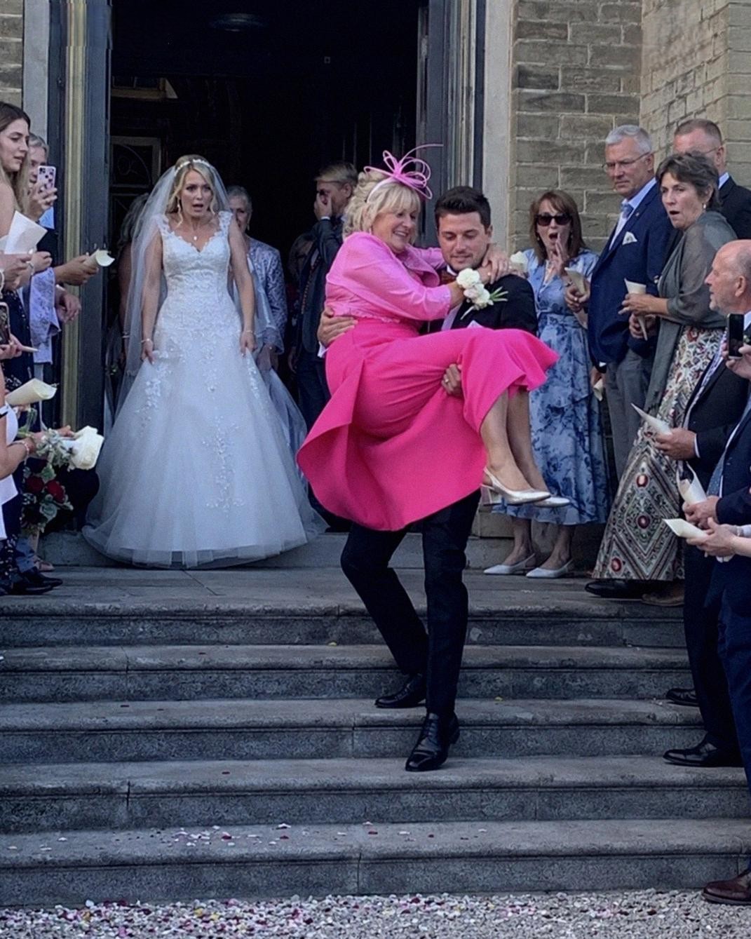 GROOM CARRIES HIS MOTHER INSTEAD OF HIS BRIDE DOWN THE AISLE AND MY MOTHER DESTROYS THE ENTIRE WEDDING