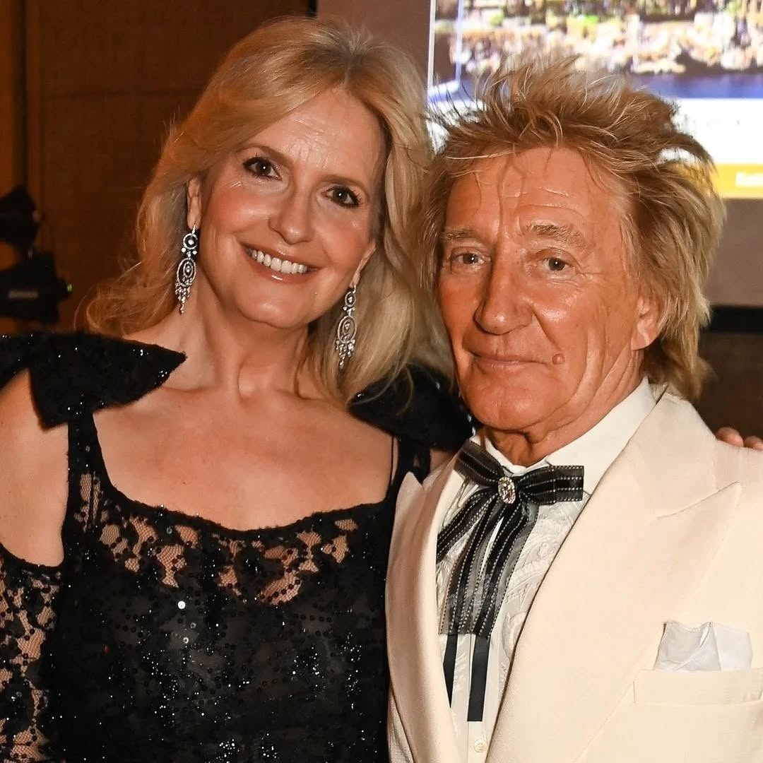 At 53, Rod Stewart’s wife blasted for photo in teeny tiny two piece  “How embarrassing” wrote one person