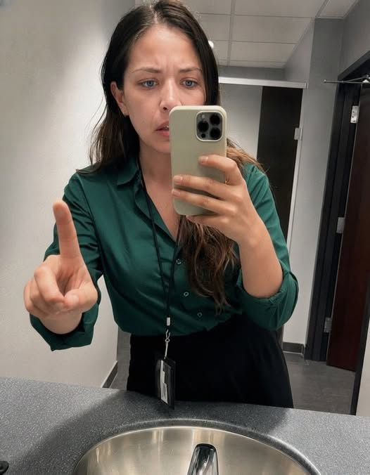 My Mother-in-Law’s Bathroom Reflection Never Felt Quite Right – When I Asked About It, She Panicked